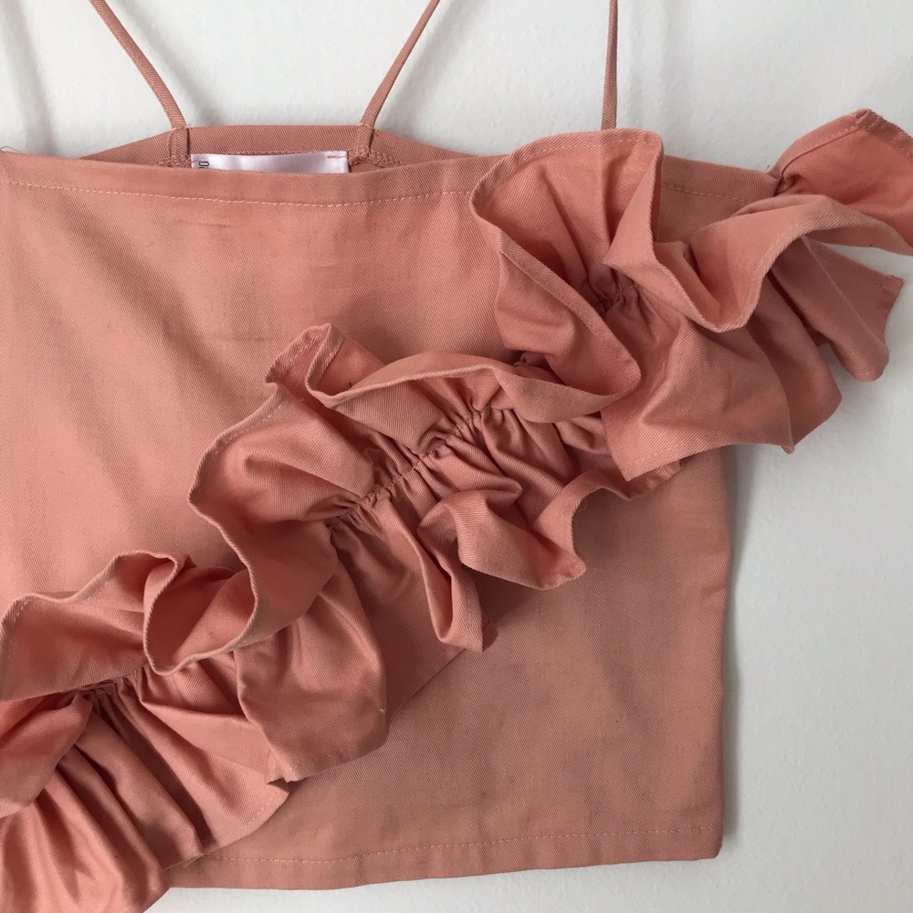 UO CS Asymmetrical Ruffle Top - Picture 5 of 6